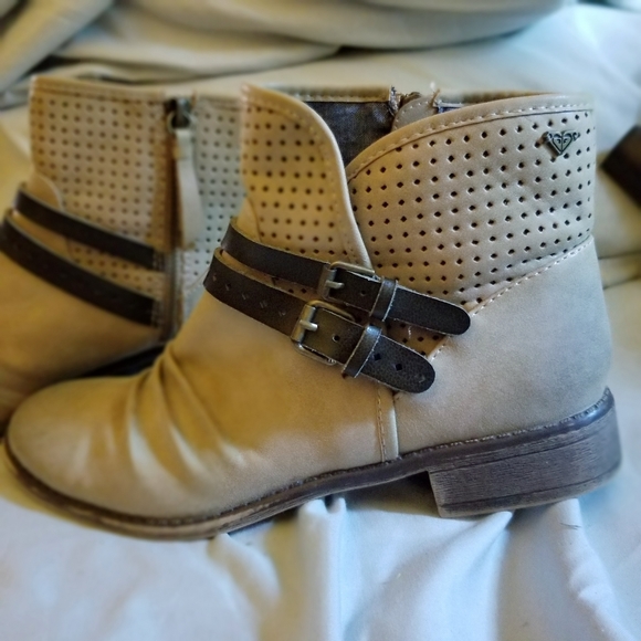NWOT Roxy Buckle ankle booties - Picture 7 of 8
